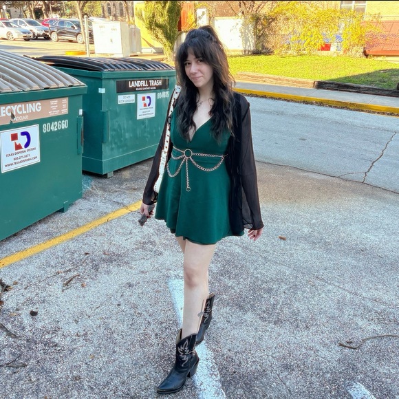 ✨🌙About the seller/buyer🦇✨ - Picture 1 of 4